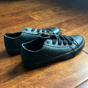 Black SafeTStep slip-resistant work shoes NWT